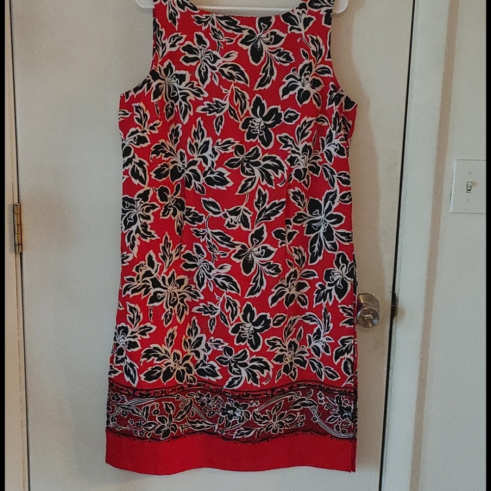 Sag Harbor Sleeveless floral dress NWOT
